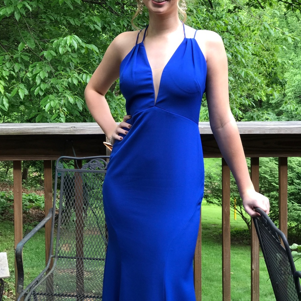 stunning blue prom dress